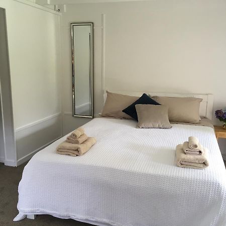 Oneroa Gardens Bed & Breakfast ภายนอก รูปภาพ