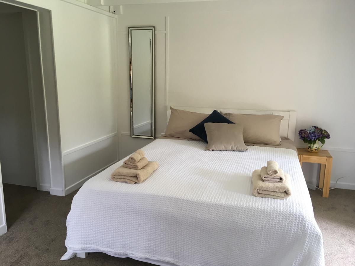 Oneroa Gardens Bed & Breakfast ภายนอก รูปภาพ